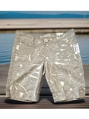 NEW Aéropostale Women’s Floral Cotton Casual Slash Pocket Flat Front Shorts 5/6